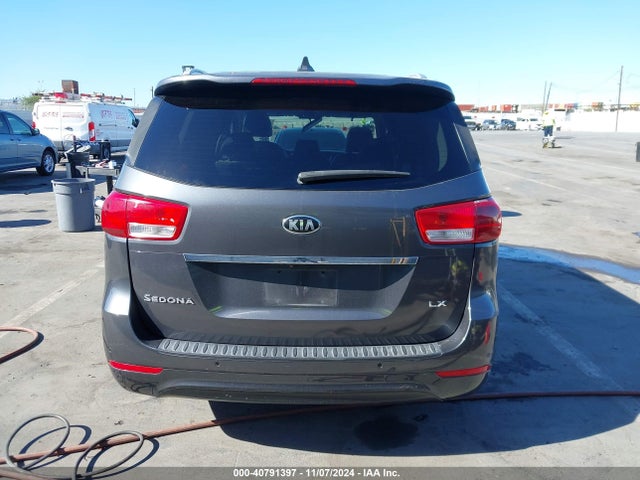 KIA SEDONA LX 2017 KNDMB5C14H6326146 Image 16