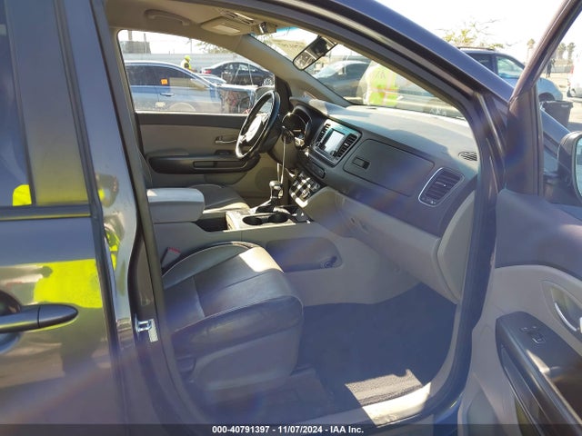 KIA SEDONA LX 2017 KNDMB5C14H6326146 Image 5