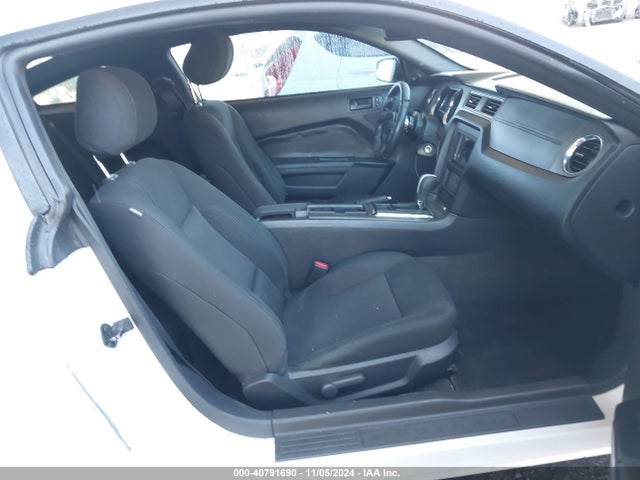Ford Mustang V6 2014 1ZVBP8AM8E5306505 Image 5