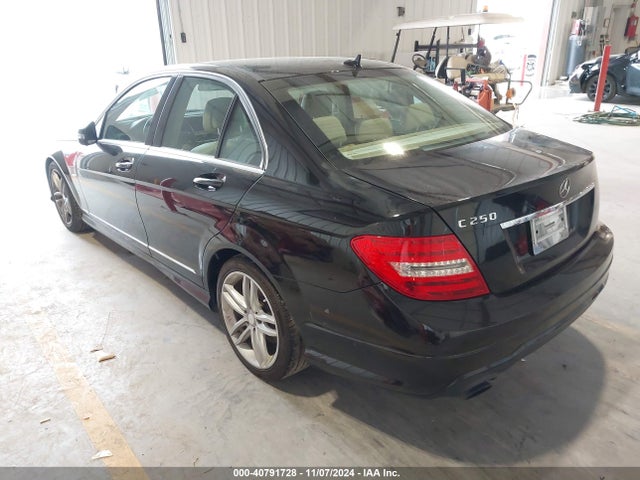 Aukcja sprzedaży 2012 Mercedes-benz C 250 Luxury/sport, vin: WDDGF4HB8CA609383, numer aukcji: 40791728