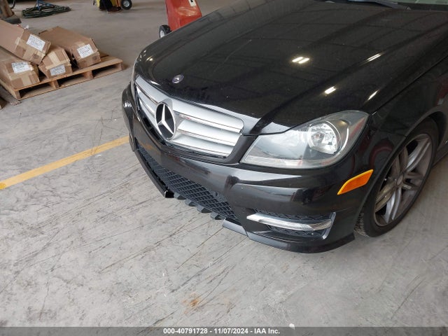 Aukcja sprzedaży 2012 Mercedes-benz C 250 Luxury/sport, vin: WDDGF4HB8CA609383, numer aukcji: 40791728