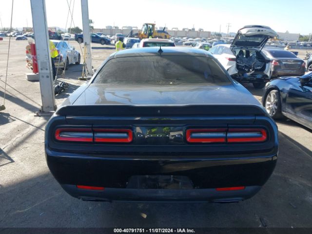 2C3CDZBT8JH318317 Dodge Challenger R/t