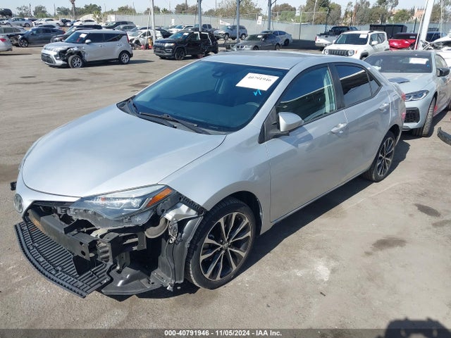 Toyota COROLLA SE 2018 5YFBURHE0JP777397 Image 2