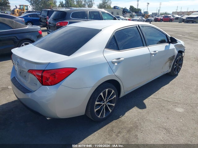 Toyota COROLLA SE 2018 5YFBURHE0JP777397 Image 4