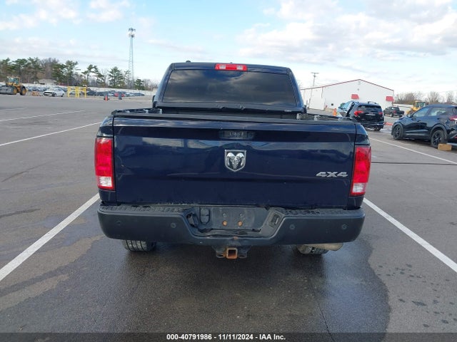 1C6RR7KT1JS112848 RAM 1500 Tradesman  4x4 5'7 Box