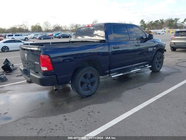 1C6RR7KT1JS112848 RAM 1500 Tradesman  4x4 5'7 Box