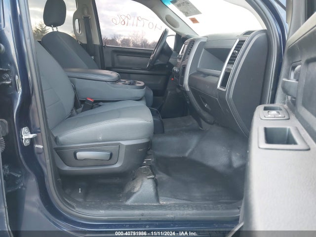 1C6RR7KT1JS112848 RAM 1500 Tradesman  4x4 5'7 Box