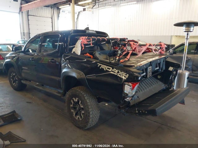 3TMCZ5AN8HM076391 Toyota Tacoma Trd Off Road
