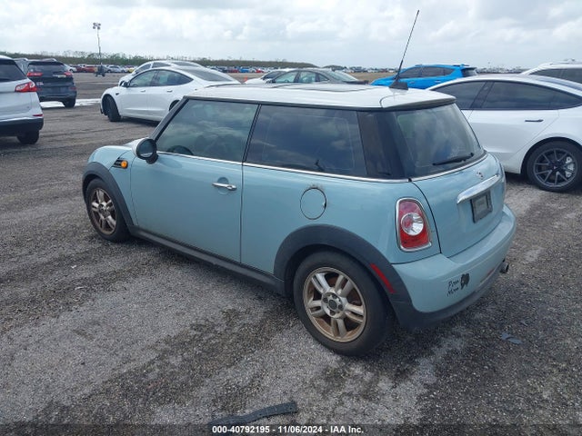 2013 MINI HARDTOP WMWSU3C57DT685055 Photo 2
