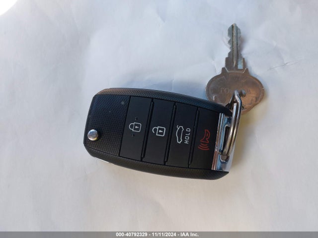 KIA Optima Lx 2017 5XXGT4L3XHG168340 Image 11