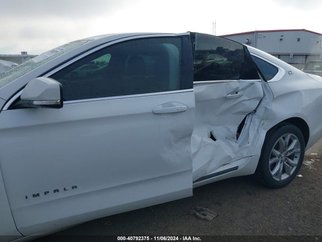 Chevrolet IMPALA 1LT 2018 2G1105S37J9111802 Image 6