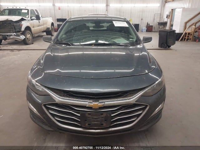 1G1ZC5ST8KF207635 Chevrolet Malibu 1fl