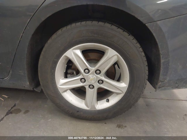 1G1ZC5ST8KF207635 Chevrolet Malibu 1fl