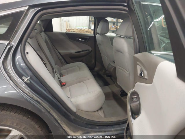 1G1ZC5ST8KF207635 Chevrolet Malibu 1fl