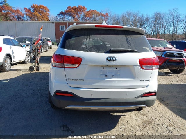 KIA Sorento 3.3l Ex 2016 5XYPHDA56GG006785 Image 16