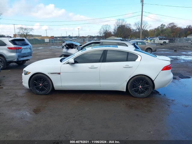 Jaguar Xe 25t Premium 2017 SAJAD4BG5HA951778 Image 14