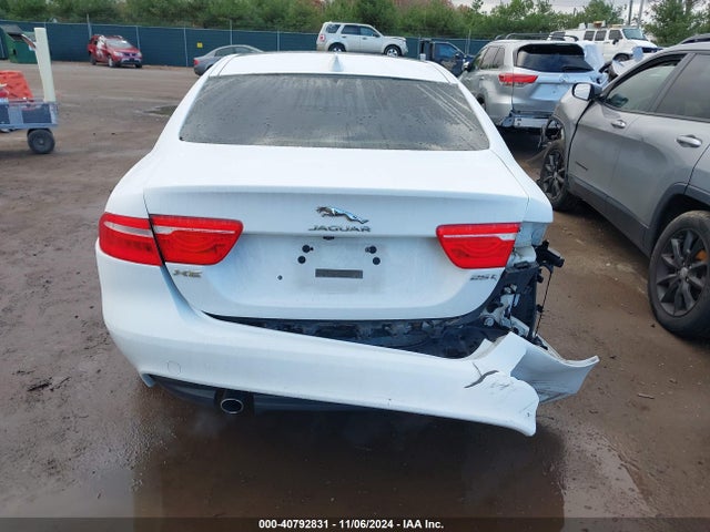 Jaguar Xe 25t Premium 2017 SAJAD4BG5HA951778 Image 16