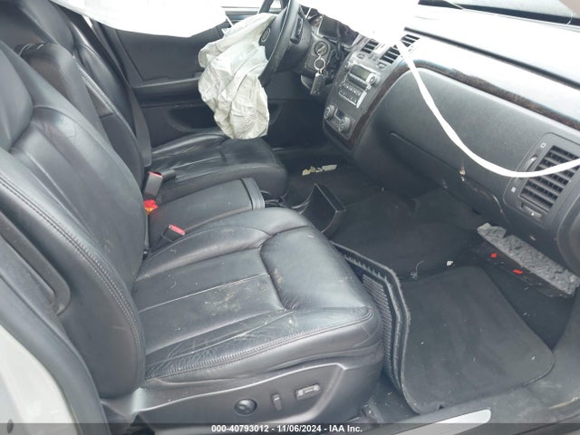 2011 CADILLAC DTS 1G6KA5E67BU109456 Photo 4
