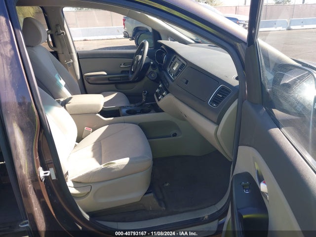 KIA SEDONA LX 2016 KNDMB5C12G6197872 Image 5