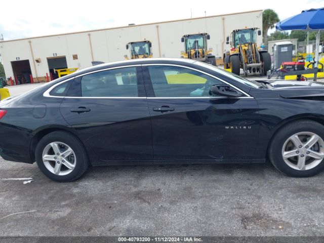 1G1ZB5STXNF211564 Chevrolet Malibu Fwd Ls