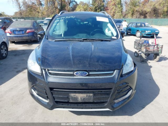 1FMCU9J93FUB00643 Ford Escape Titanium