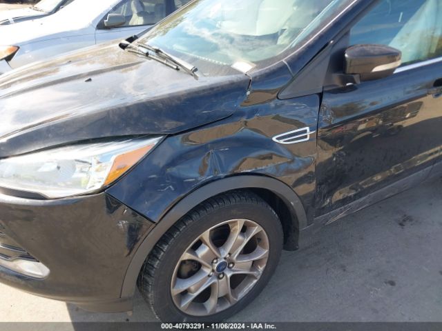 1FMCU9J93FUB00643 Ford Escape Titanium