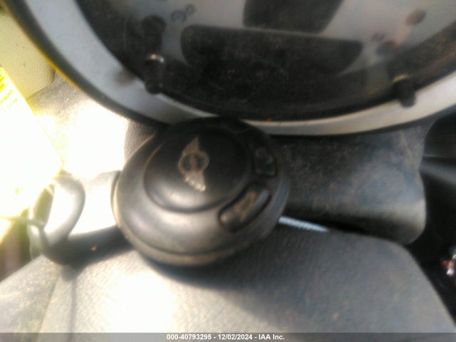 2009 MINI COOPER S CLUBMAN WMWMM335X9TP90155 Photo 10