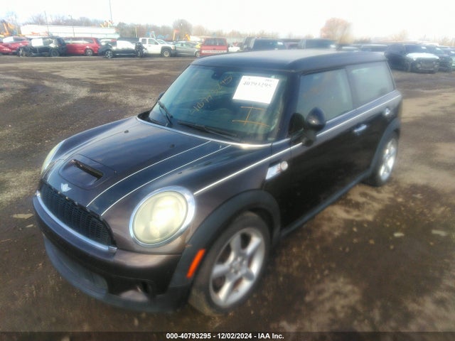 2009 MINI COOPER S CLUBMAN WMWMM335X9TP90155 Photo 1