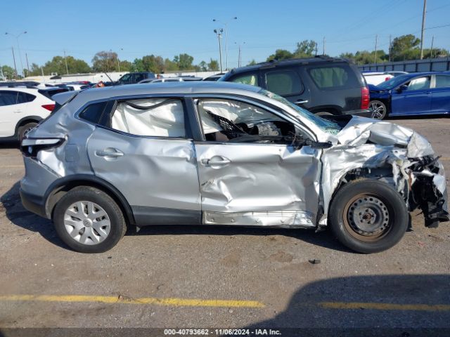 JN1BJ1CP9JW162831 Nissan Rogue Sport S