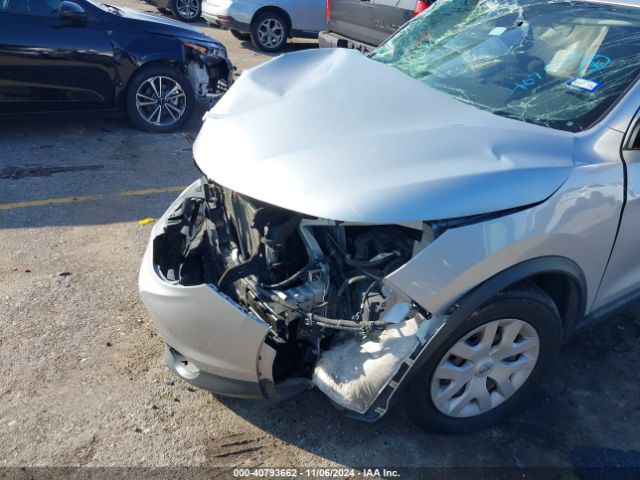 JN1BJ1CP9JW162831 Nissan Rogue Sport S