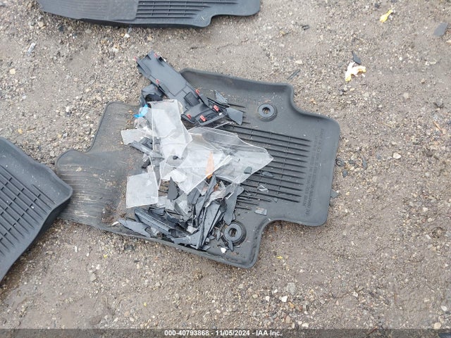 2T3F1RFV9MW176822 Toyota RAV4 LE