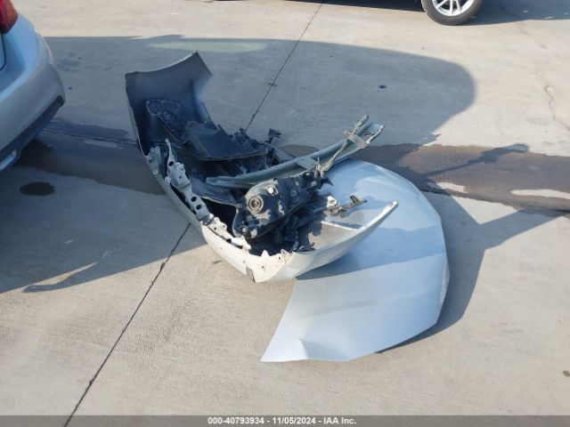 VNKKTUD33HA078023 Toyota YARIS L