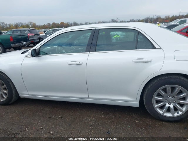 Chrysler 300 2014 2C3CCAAG7EH355437 Image 14
