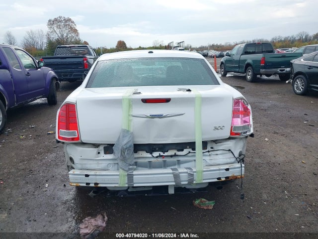 Chrysler 300 2014 2C3CCAAG7EH355437 Image 16