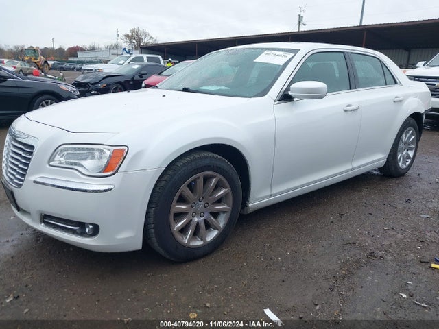 Chrysler 300 2014 2C3CCAAG7EH355437 Image 2
