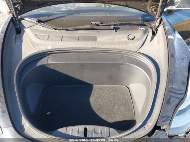5YJ3E1EB3KF421889 Tesla 2019