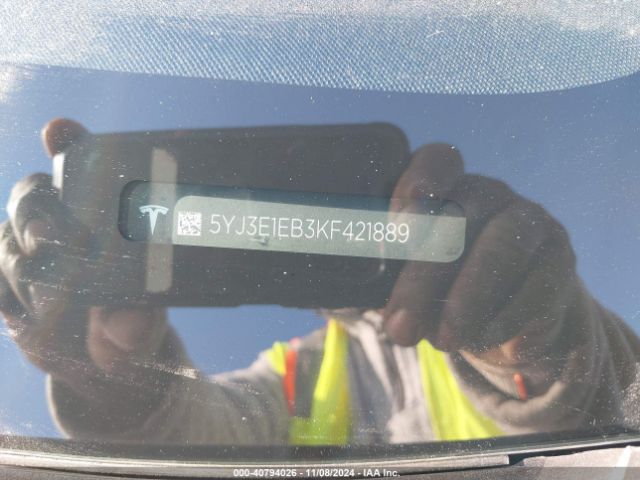 5YJ3E1EB3KF421889 Tesla 2019