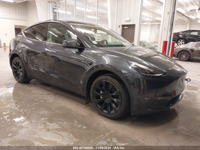 2024 TESLA MODEL Y 7SAYGDEE5RA284010 Photo 0