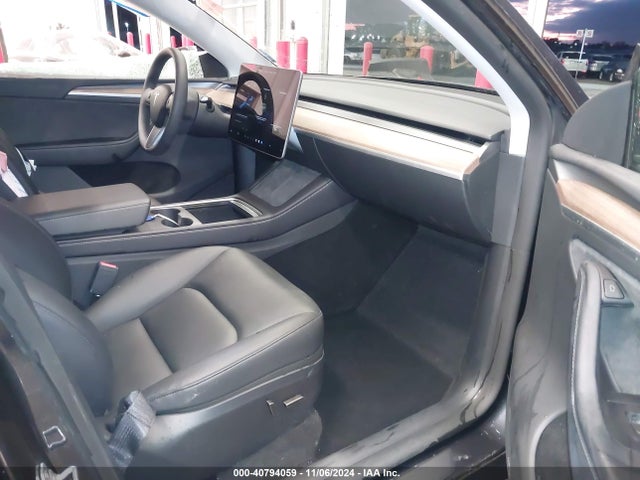 2024 TESLA MODEL Y 7SAYGDEE5RA284010 Photo 4