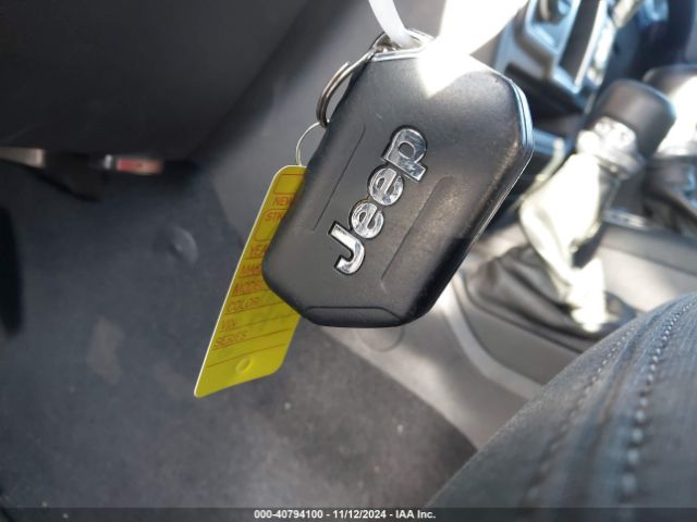 1C4HJXDG0JW151788 Jeep Wrangler Unlimited Sport 4x4