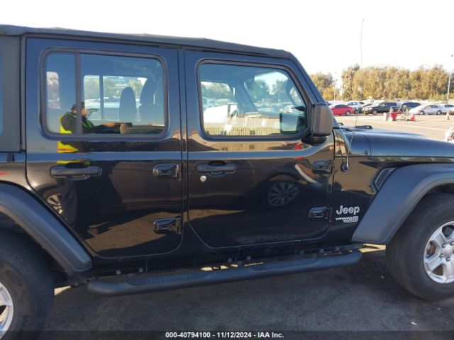 1C4HJXDG0JW151788 Jeep Wrangler Unlimited Sport 4x4
