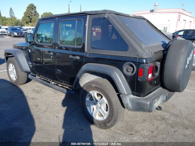 1C4HJXDG0JW151788 Jeep Wrangler Unlimited Sport 4x4