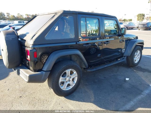 1C4HJXDG0JW151788 Jeep Wrangler Unlimited Sport 4x4
