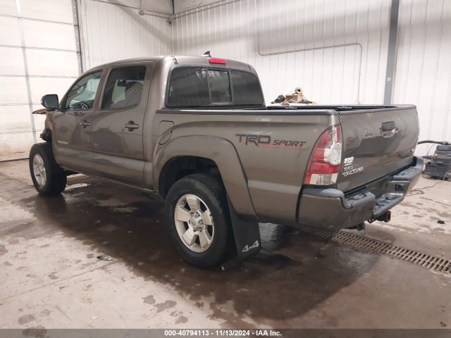 Toyota Tacoma Double Cab 2014 3TMLU4EN6EM141575 Image 3