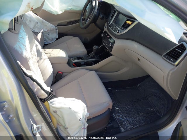 Hyundai Tucson Value 2018 KM8J3CA27JU674861 Image 5