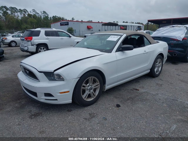 Ford Mustang V6 2014 1ZVBP8EM5E5322865 Image 2