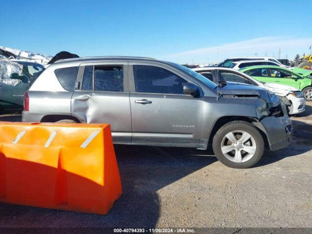 1C4NJCEB2ED628382 Jeep Compass Latitude