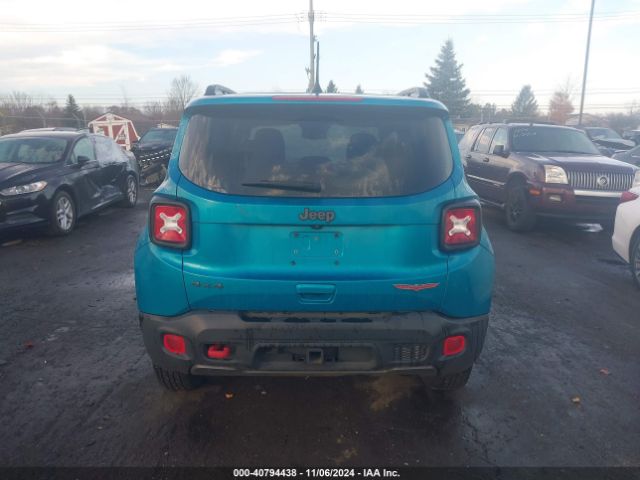 ZACNJDC18NPN82197 Jeep Renegade Trailhawk 4x4