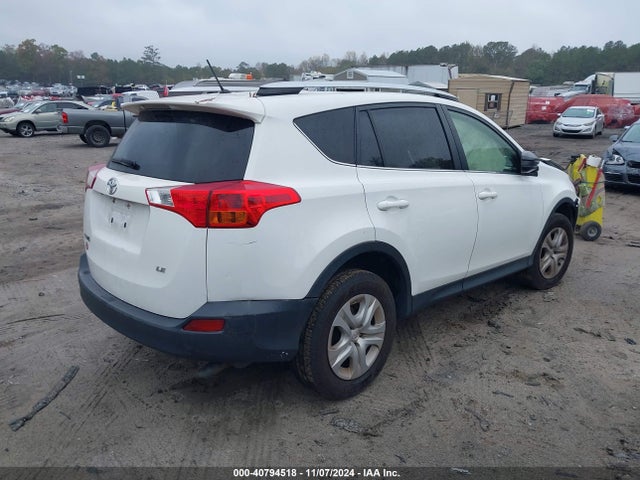 JTMZFREV9FD068894 Toyota RAV4 LE