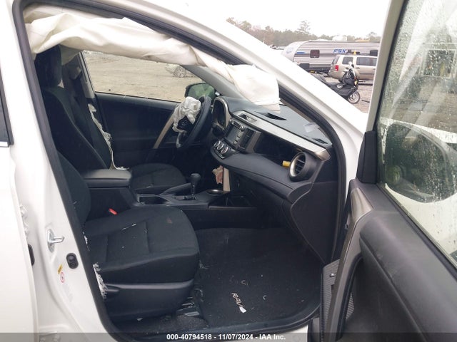 JTMZFREV9FD068894 Toyota RAV4 LE